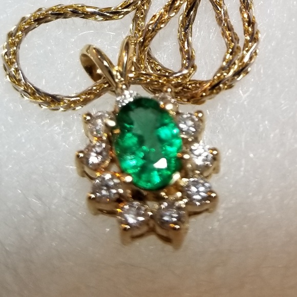 Emerald Halo Necklace w/Certificate - Picture 4 of 8